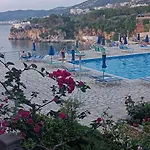 Artemis House Daire Avlonya