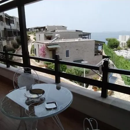 Artemis House * Wlora