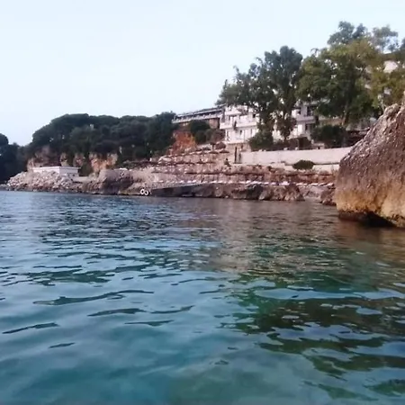 Apartament Artemis House *