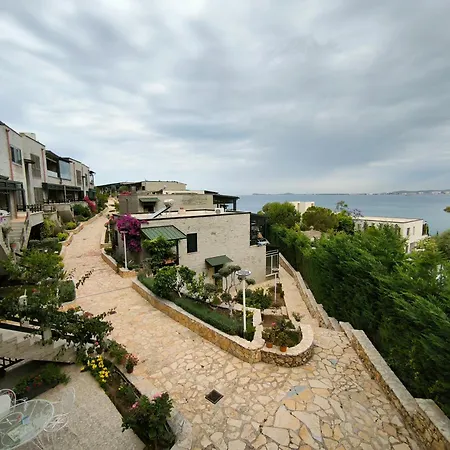 Artemis House * Vlore