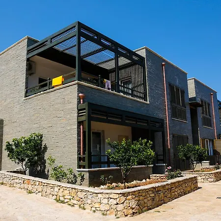 Artemis House Apartment
